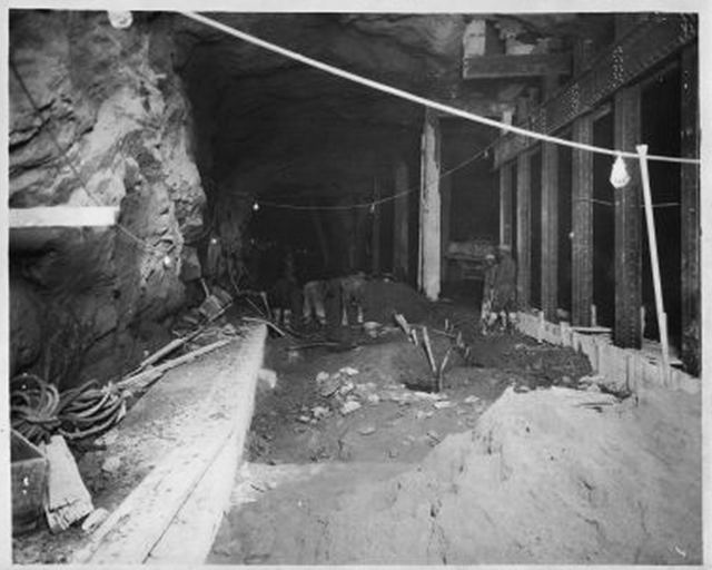 Vintage Photos of the Subway System Under Construction From 1901