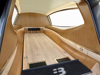 Matériel intérieur de la Tesla S Mercedes Benz