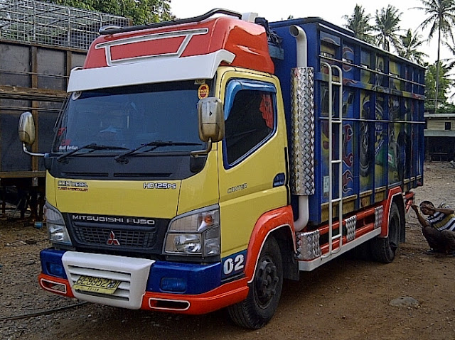 Modifikasi Mobil Truk Lampung-biru kuning
