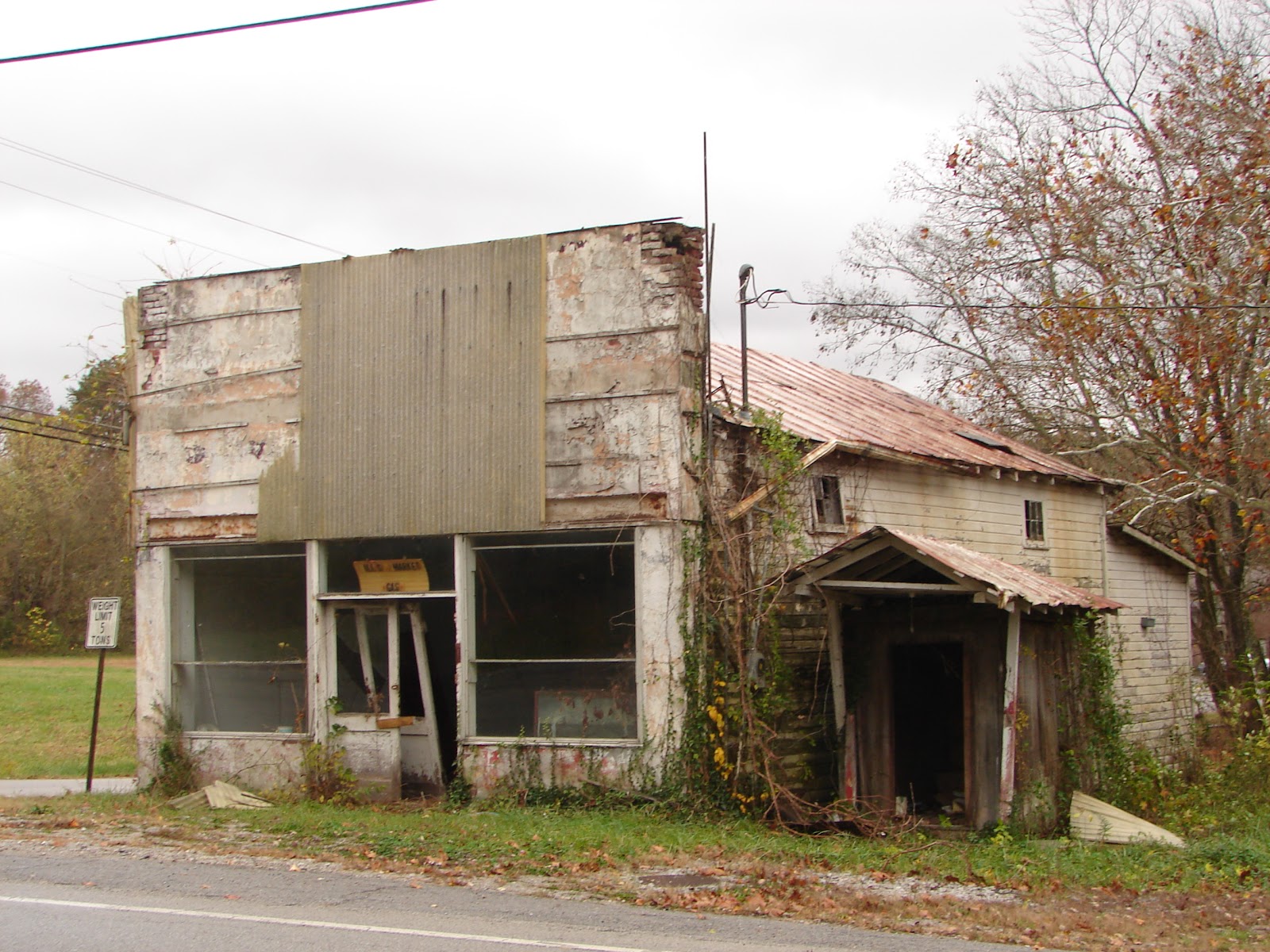 River Rat Stuck In Harriman, Tennessee