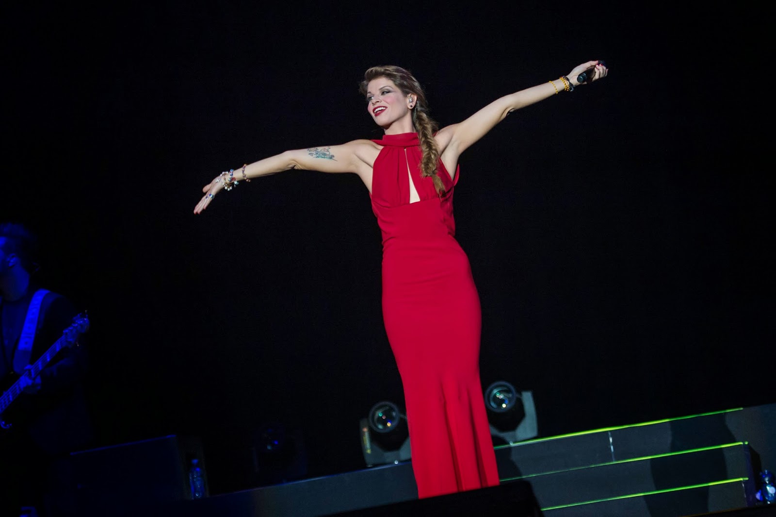 Penna critica Alessandra Amoroso concertoevento all'Arena di Verona Penna critica Alessandra Amoroso concertoevento all'Arena di Verona
