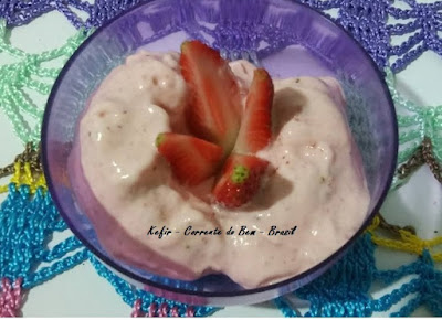 SORBET DE BANANA E MORANGO COM KEFIR DE LEITE