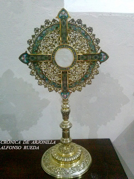http://historiadearjonilla.blogspot.it/2015/08/la-custodia-de-la-marquesa-viuda-de.html?spref=fb
