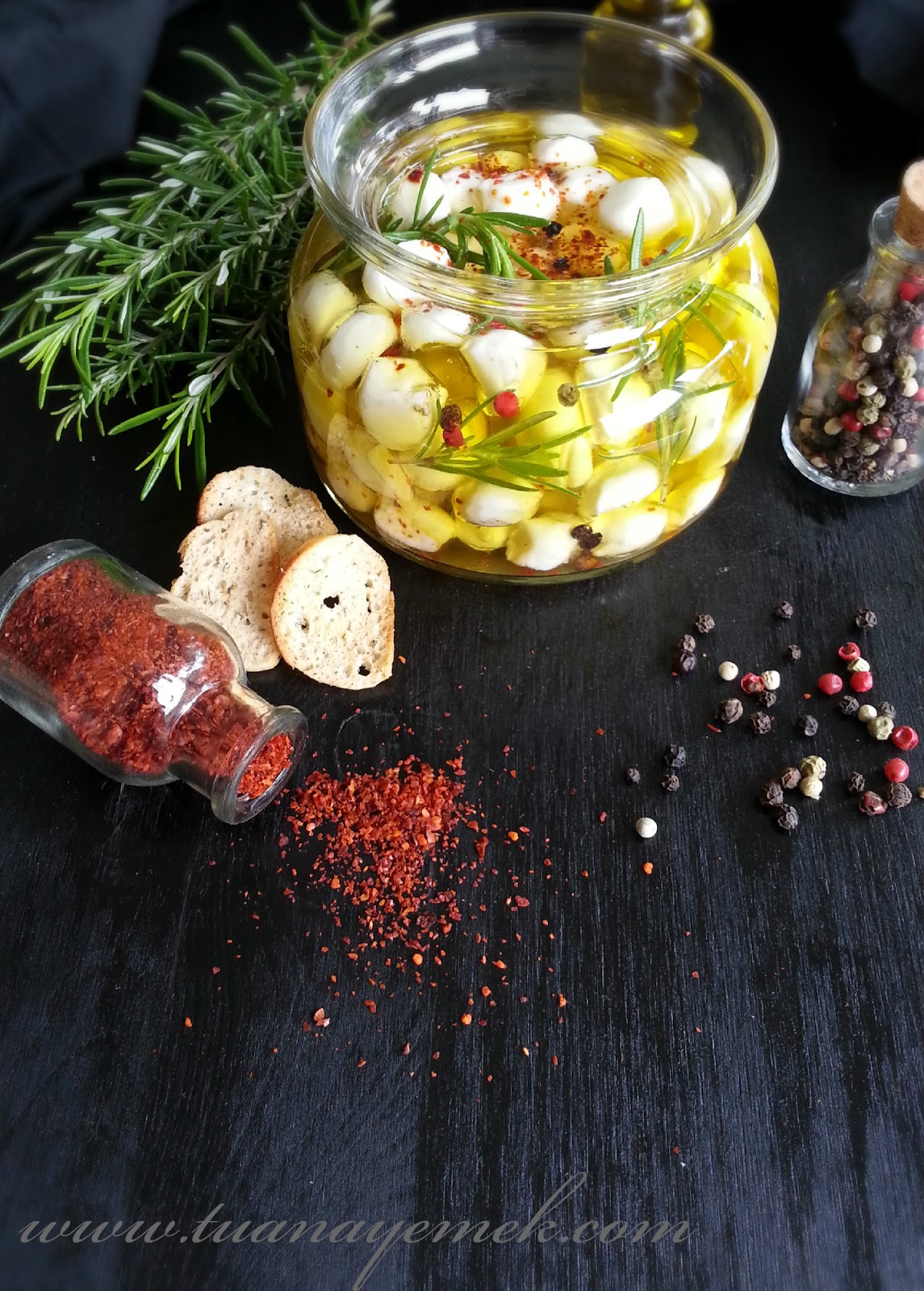 Peynir Topları ve Cevizli Salata Peynir Topları ve Cevizli Salata