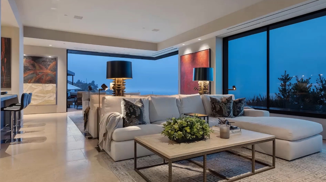 31 Interior Design Photos vs. 1616 Blue Jay Way, Los Angeles Luxury Home Tour