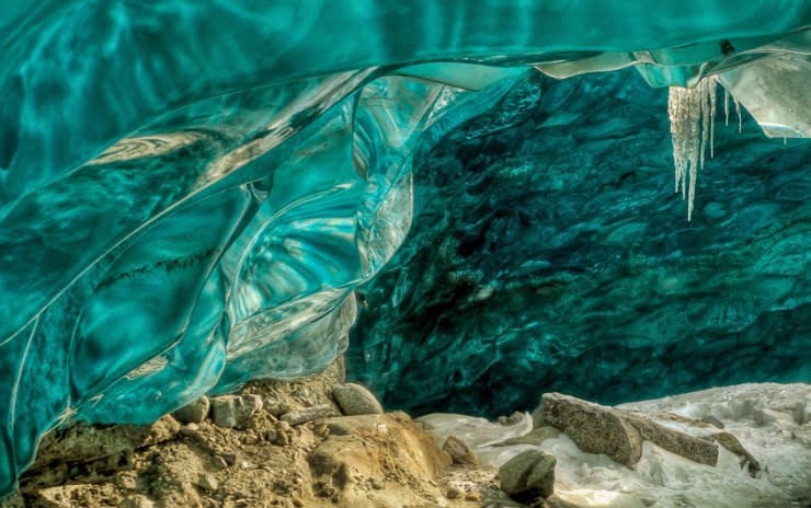 5. Mendenhall Ice Caves, Juneau, Alaska, USA - Top 10 Incredible Beauties Hidden in the Caves