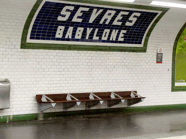 Bench, Sèvres-Babylone station, Paris Métro Line 12, Paris