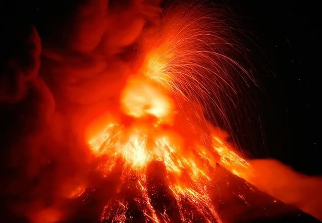 The eruption of the Mayon volcano in the Philippines began