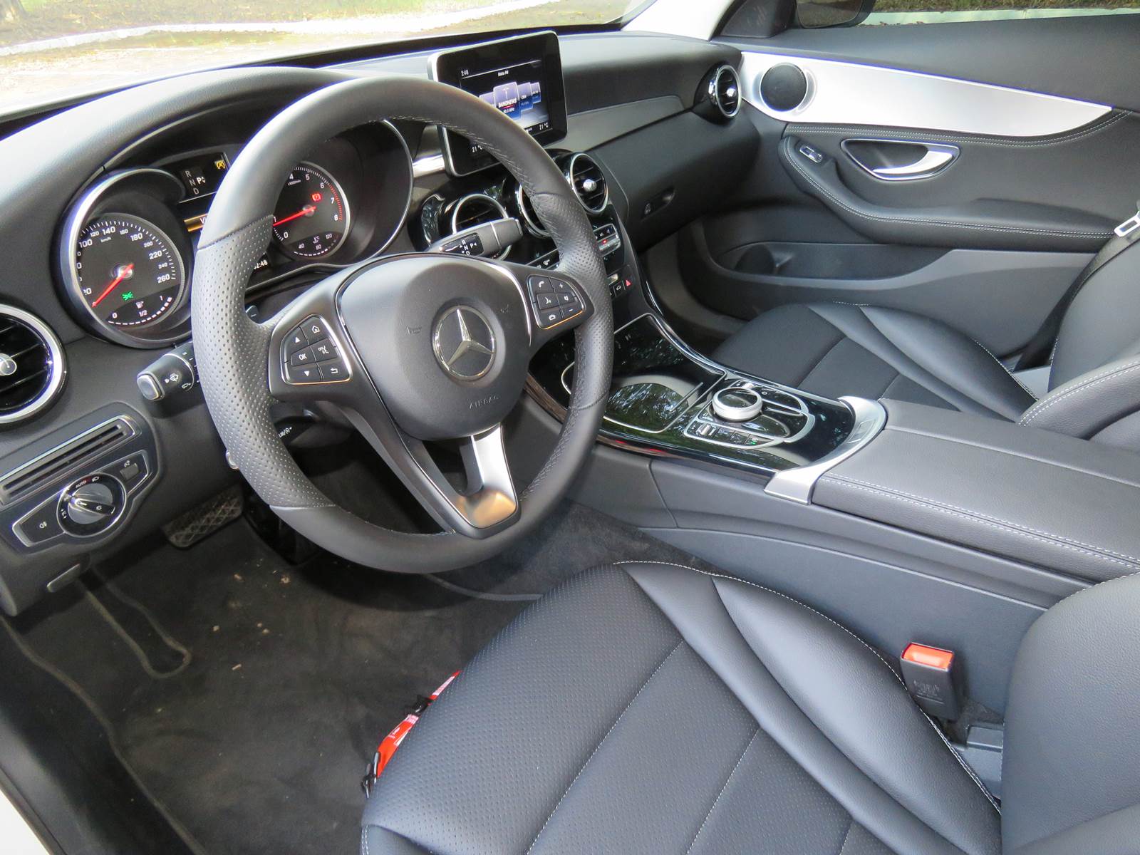 Mercedes-Benz C180 flex 2017 - interior