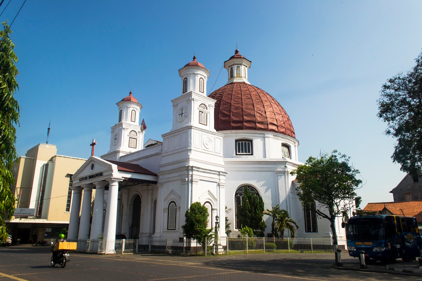 Travelovely - Megahnya Gereja Blenduk di Kota Lama Semarang