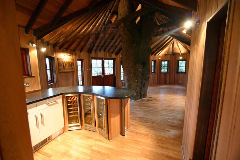 This Family Lives In A Tree House That Looks Like A Castle. Think That’s Cool? Wait Until You ...