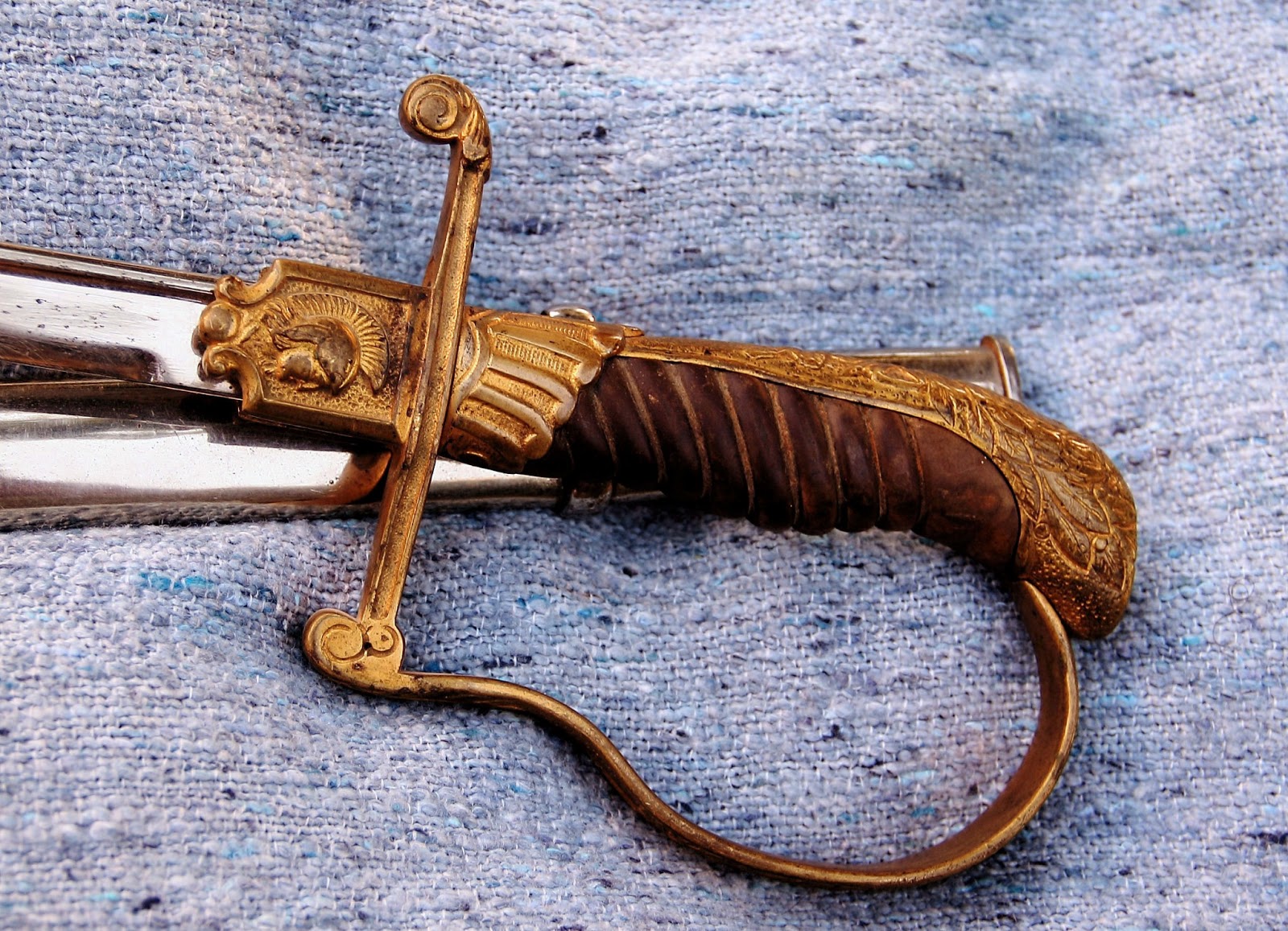 BACO TACTICOS CUCHILLOS SABLE DE OFICIAL DE LA POLICIA ARGENTINA MODELO 1927