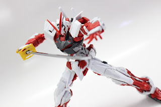 http://gundambaka.blogspot.hk/2015/09/gunpla-rg-1144-gundam-astray-red-frame.html