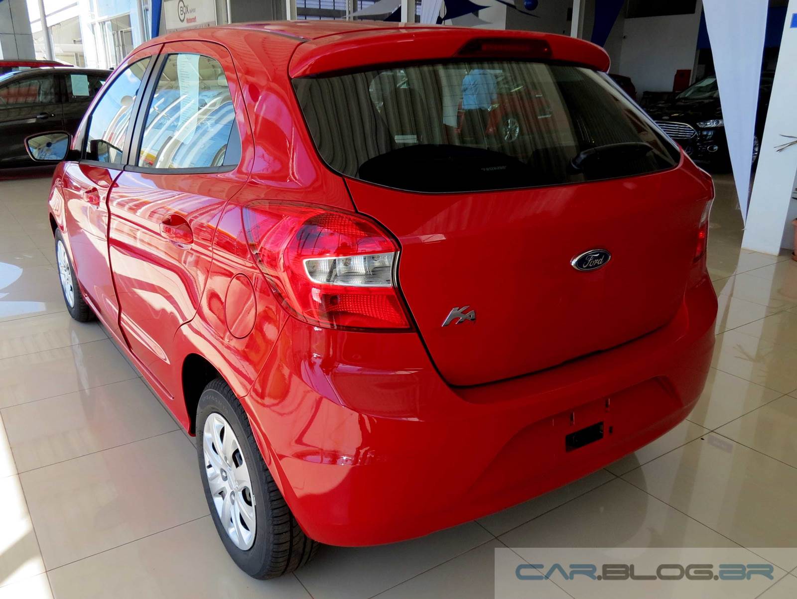 Notícias Ponto Com Novo Ford KA SE 1.5 fotos, vídeo e especificações.