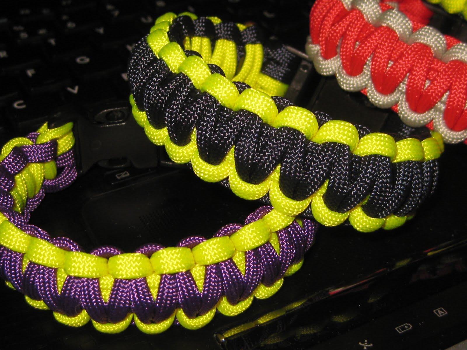 Paracord 101 Paracord Survival Bracelet vs. Paracord Fashion Bracelet