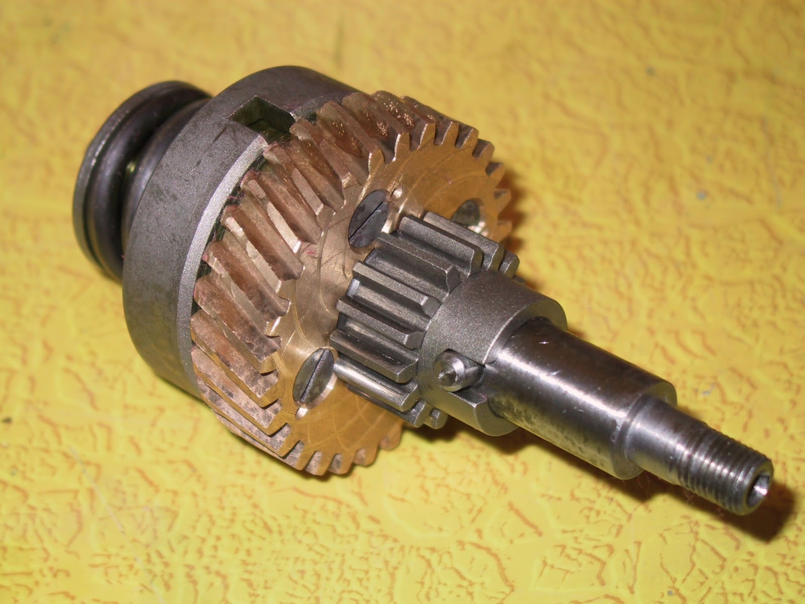 Hobart A200 Overhaul Cleaning Worm Wheel/Shaft Assembly