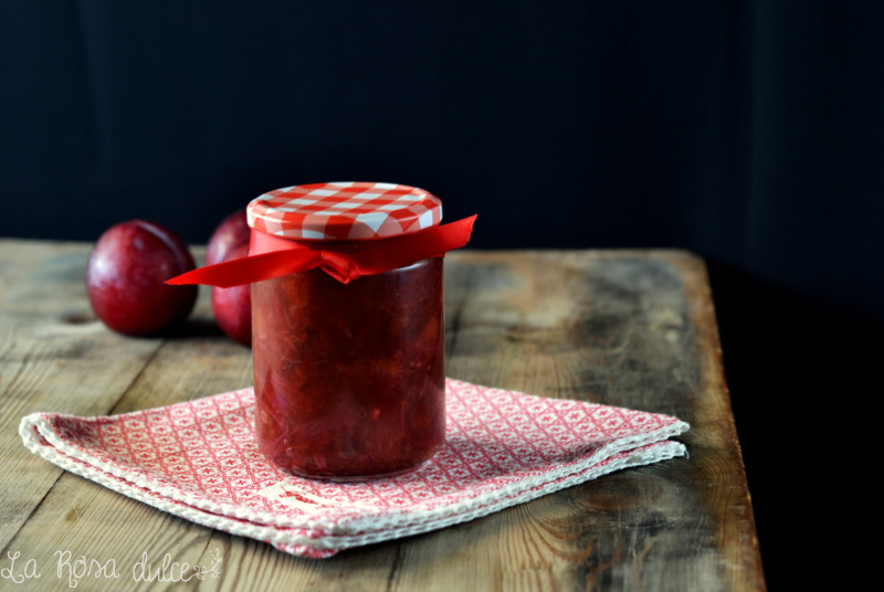 Chutney de ciruelas rojas