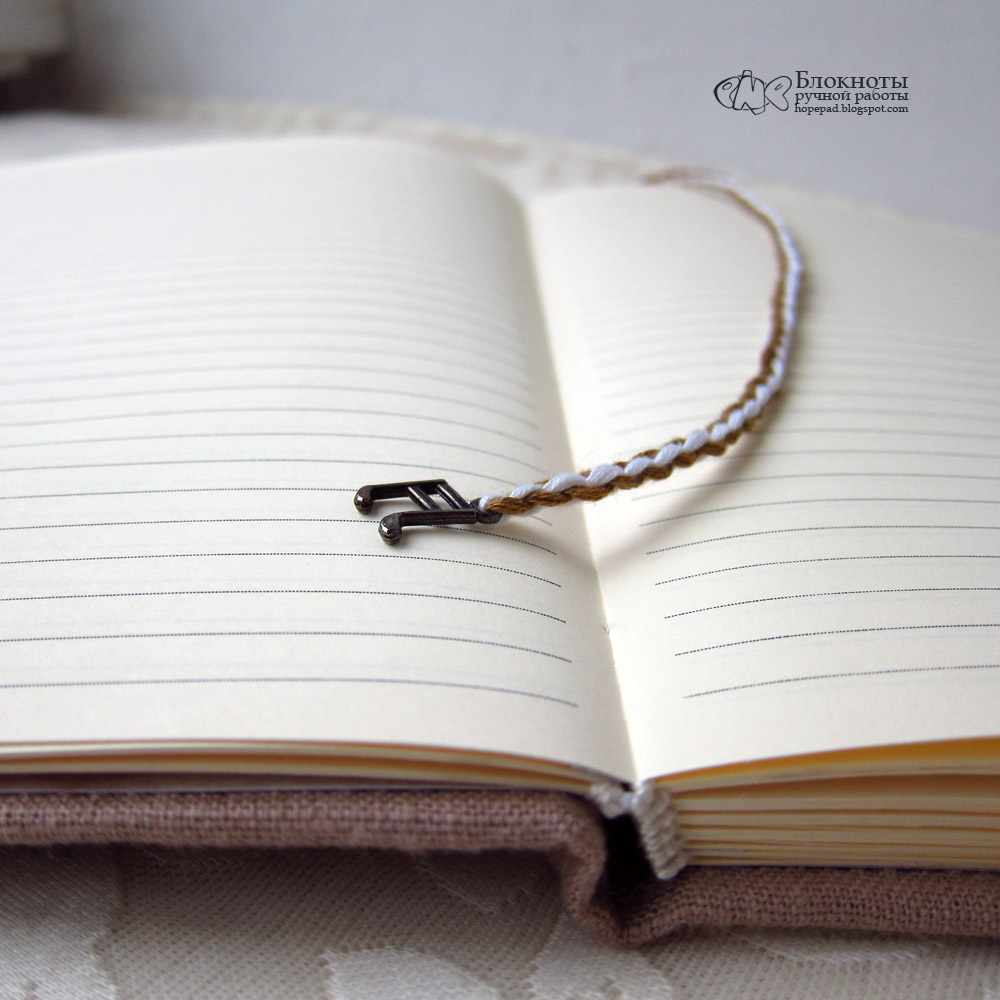 изумрудный блокнот. записная книжка. фиолетовы. Book блокнот. блокнот книжка.