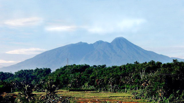 Daftar Gunung di Jawa Barat Gunung Salak (www.himalaya.web.id)