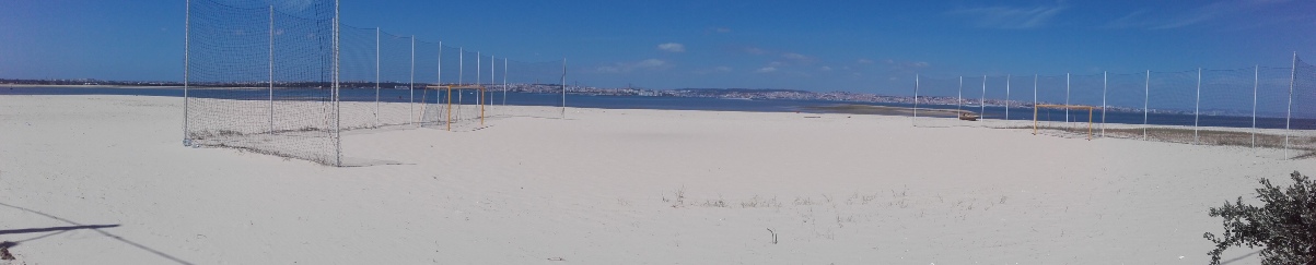 Campo de Futebol de praia na Praia Fluvial Bico do Mexilhoeiro Campo de Futebol de praia na Praia Fluvial Bico do Mexilhoeiro