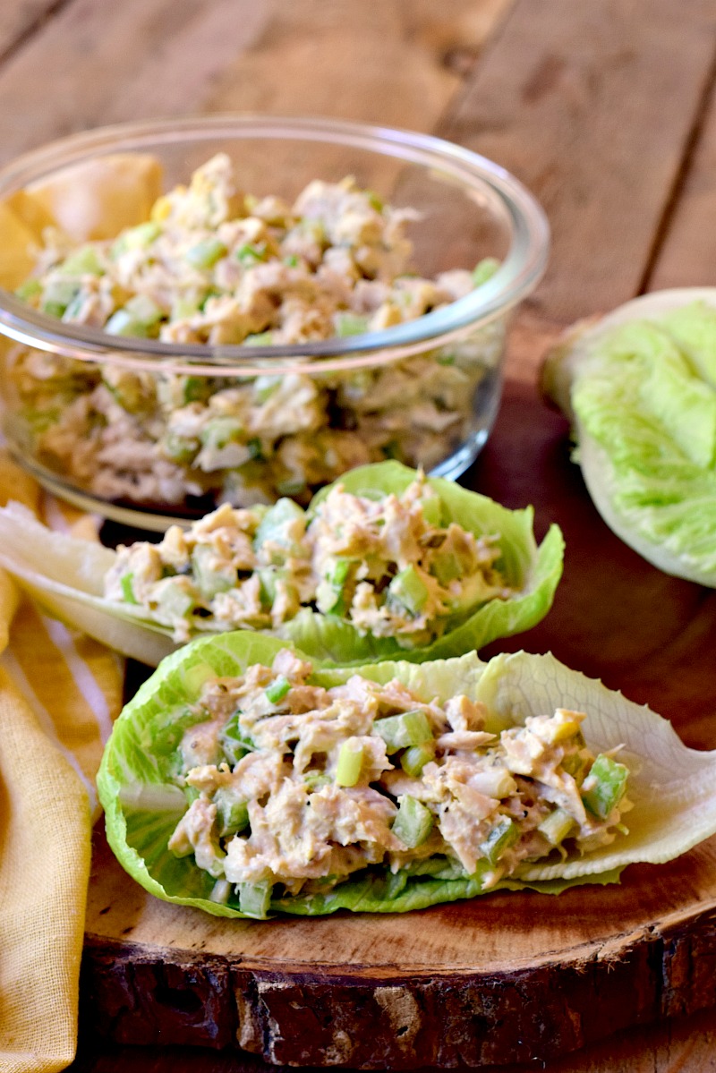 This Keto tuna salad is the perfect way to enjoy a delicious lunch, without any of those pesky carbs to mess up your diet! #keto #lowcarn #lchf #diet #glutenfree #tuna #salad #recipe | bobbiskozykitchen.com