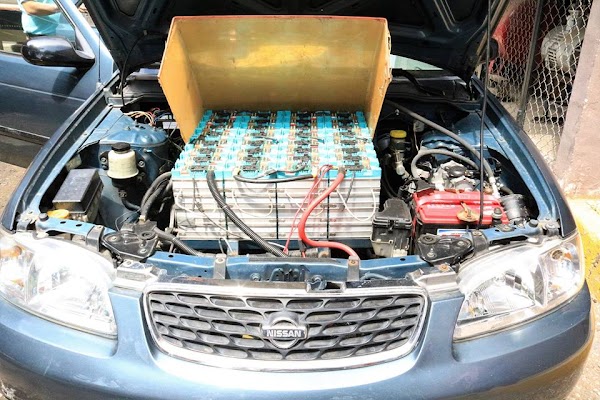 Académico del IPN transforma su coche de gasolina en eléctrico; ahora sólo gasta 4 pesos al día Académico del IPN transforma su coche de gasolina en eléctrico; ahora sólo gasta 4 pesos al día