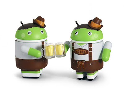 Oktoberfest Android Vinyl Figure by Andrew Bell