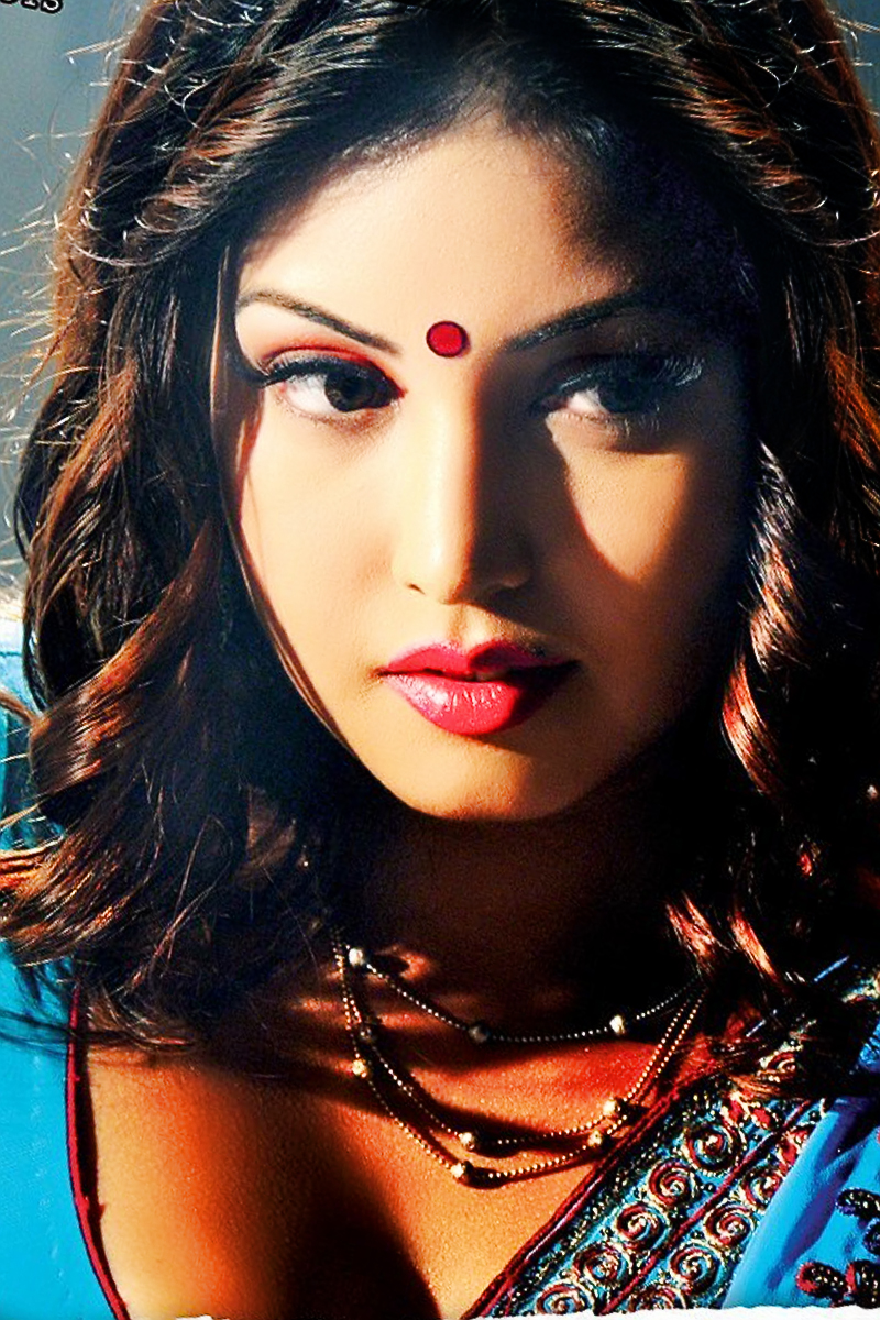 UNSEEN HOT PHOTOS OF ACTRESS KOMAL JHA FROM RECENT TELUGU MOVIE PHOTO 