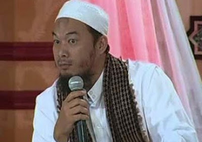 #2019GantiPresiden;MELAWAN SCENARIO YANG PONGAH <img src="#2019GantiPresiden.jpg" alt="#2019GantiPresiden;MELAWAN SCENARIO YANG PONGAH ">