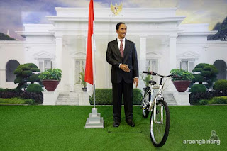 Jokowi de arca statue art museum yogyakarta