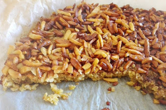 Tarte de Amêndoa, à JFUNMASK! Como são bons os Domingos...