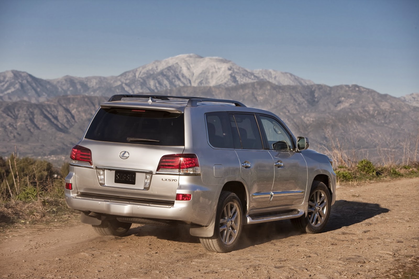 How The 2014 Lexus LX 570 Justifies Its Existence (And Price Tag)