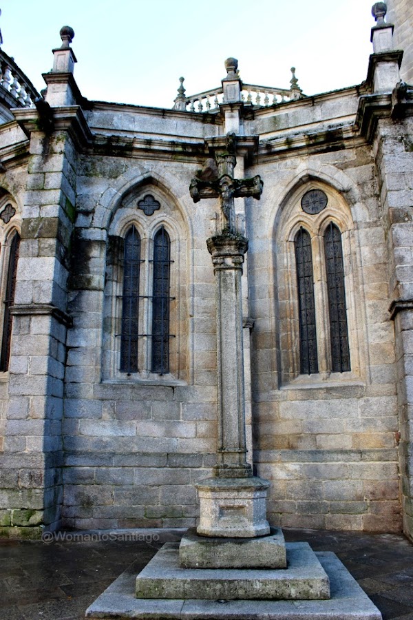cruceiro-catedral-lugo-camino-de-santiago-primitivo