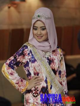 Nina Septiani Wanita Berjilbab Tercantik di Indonesia Nina Septiani Wanita Berjilbab Tercantik di Indonesia
