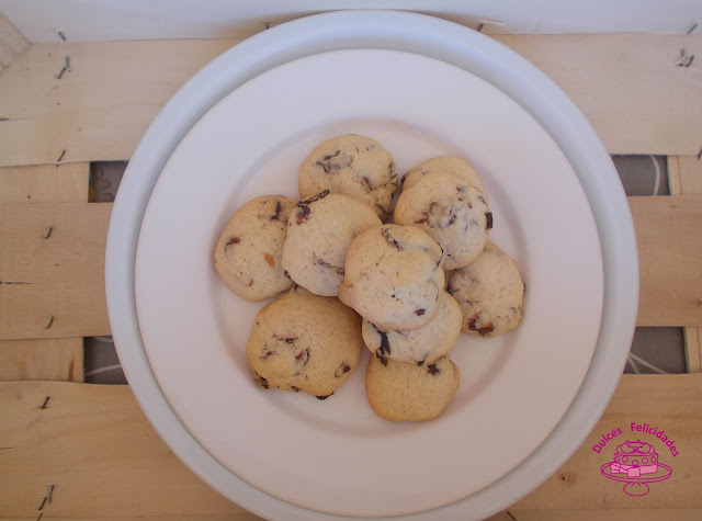 Galletas con fresas deshidratadas