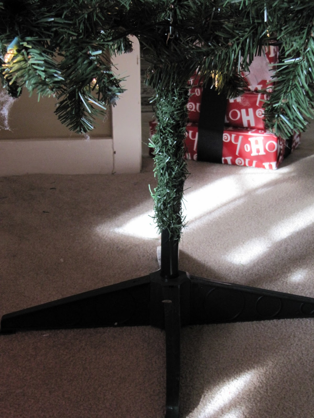 Sew Many Ways... How To Decorate A Christmas Tree...