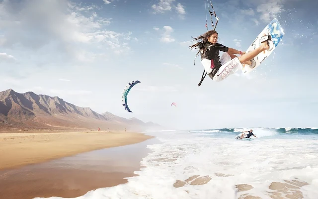 Kitesufer op het strand