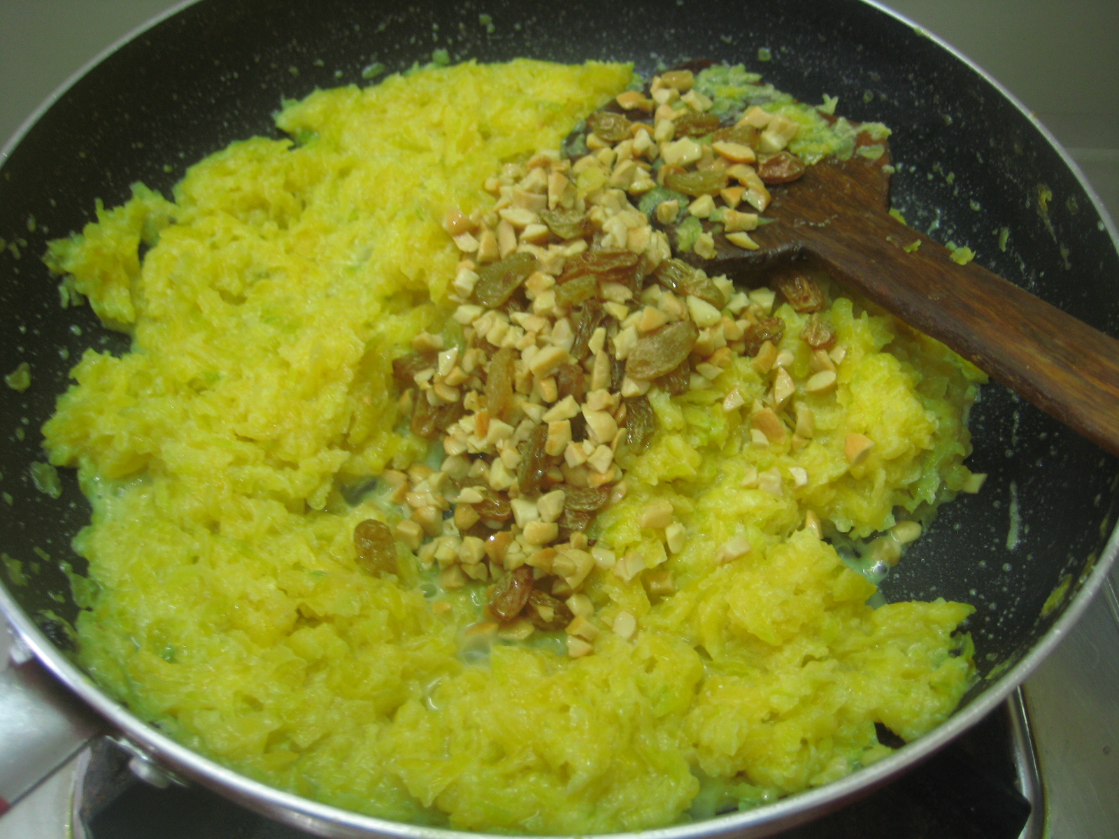 madhuri's kitchen How to make pumpkin halwa / Kaddu Ka Halwa / Pumpkin