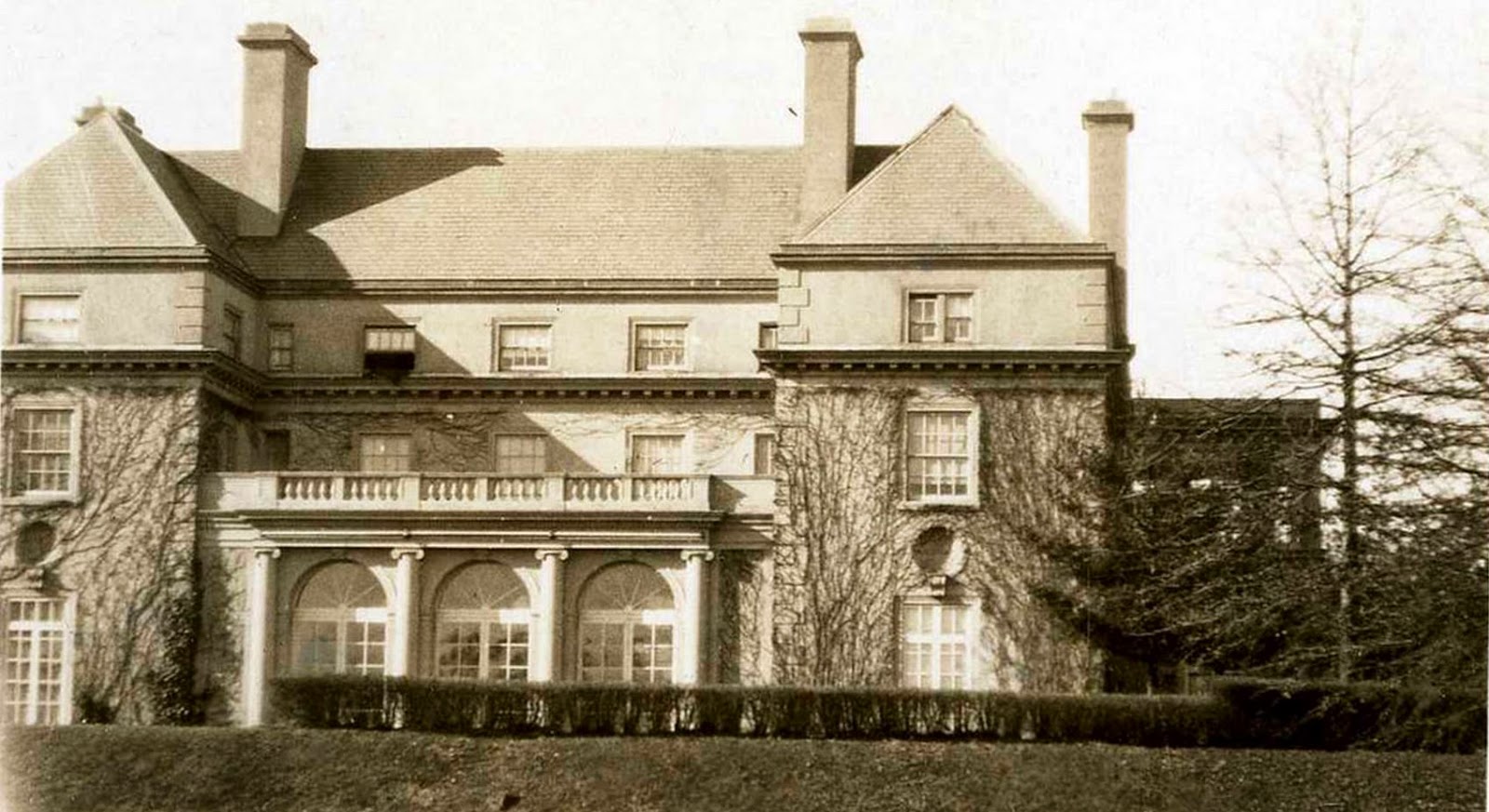 Half Pudding Half Sauce "JERICHO HOUSE" RESIDENCE OF MR. EDWARD