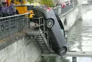 car accident on the river