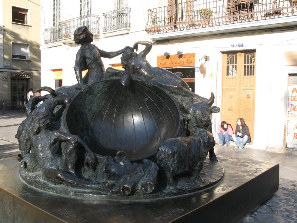 Barcelona 10 la guia La plaza del Sol Barcelona 10 la guia La plaza del Sol