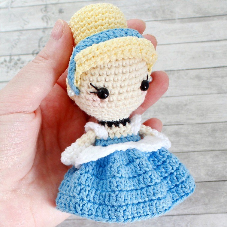 Crochet princess Cinderella amigurumi