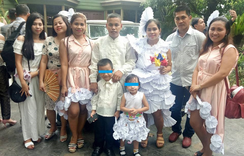 Creative bride makes her own gown from paper to attend 'Kasalang Bayan'
