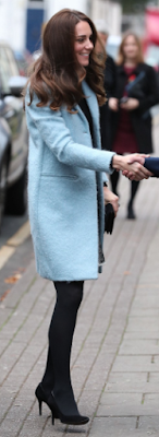 Manteau Mulberry / escarpins Russell & Bromley / pochette Mulberry