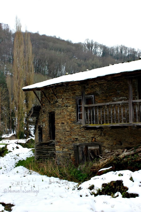 foto de casa con nieve