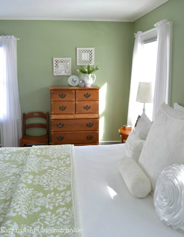 Benjamin Moore Sherwood Green Paint In The Bedroom 