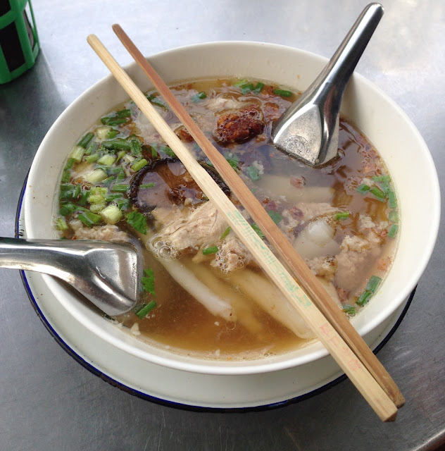 What to do on a honeymoon in Thailand: eat delicious Thai food