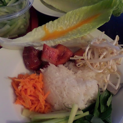 Smoked Marlin Lettuce Boats:  Leaves of romaine lettuce filled with carrots, sprouts, cucumbers, basil and smoked marlin.  Served with sticky rice and a mango puree.  