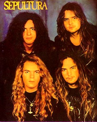 Sepultura Foto de Integrantes de Sepultura con cabellos largos