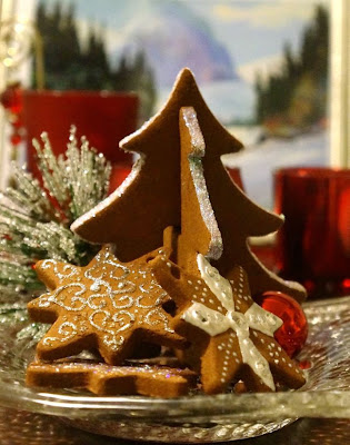 http://karlashandiwork.com/245/christmas-crafting-cinnamon-ornaments/